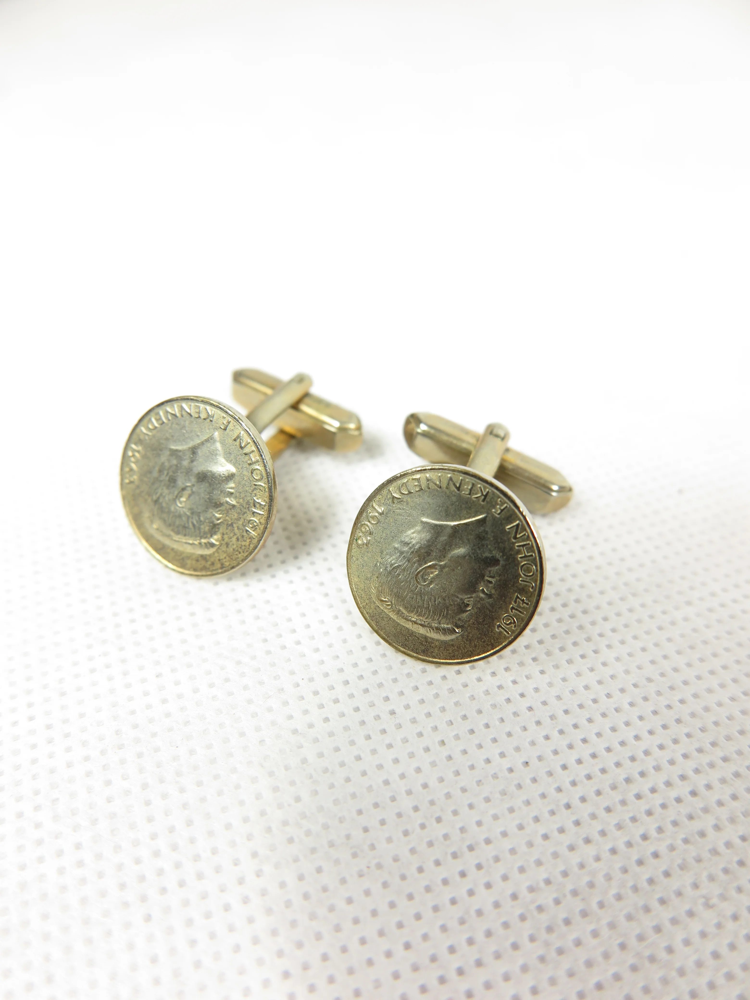 Rare ancenne pare boutons de manchettes Perre BALMAN plaqué or œl de tgre | eBay Rare ancenne pare boutons de manchettes Perre BALMAN plaqué or œl de tgre | eBay