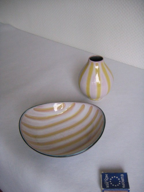 Bild 2 von 50er Schale mit Vase