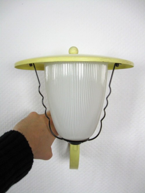Bild 2 von 60er Außenlampe Gelb