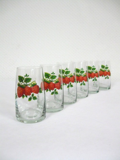 Bild 1 von 70er Trinkgläser Erdbeere