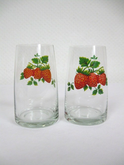 Bild 3 von 70er Trinkgläser Erdbeere