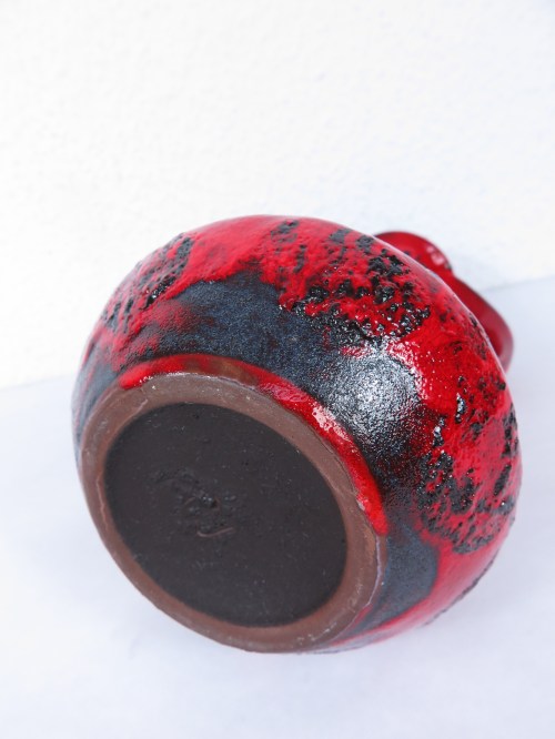 Bild 3 von 70er Vase mit Henkel,  Rot Keramik