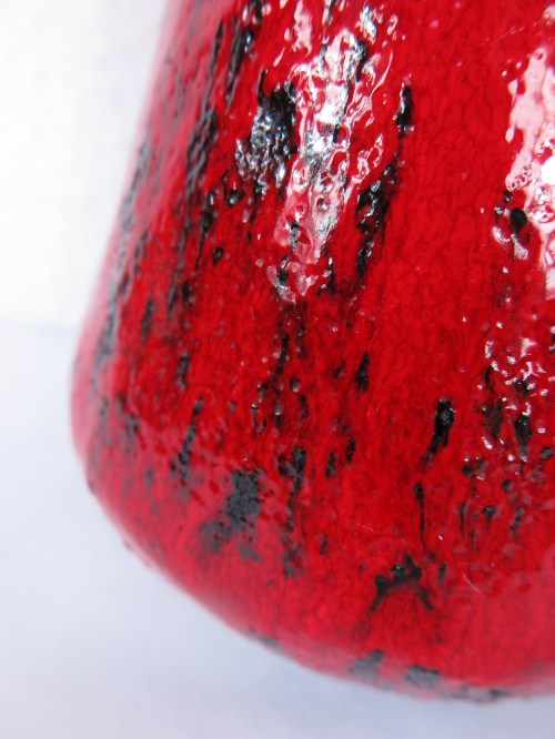 Bild 4 von 70er Vase mit Henkel,  Rot Keramik