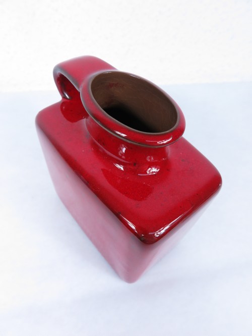 Bild 3 von 70er Vase eckig mit Henkel rot
