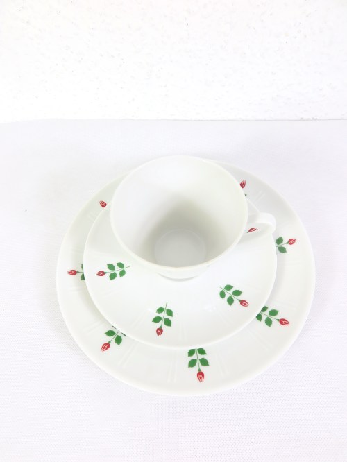 Bild 2 von 50er Kaffeegedeck, Röslau, Kuchenteller, Kaffeetasse Rose, Winterling Porzelan