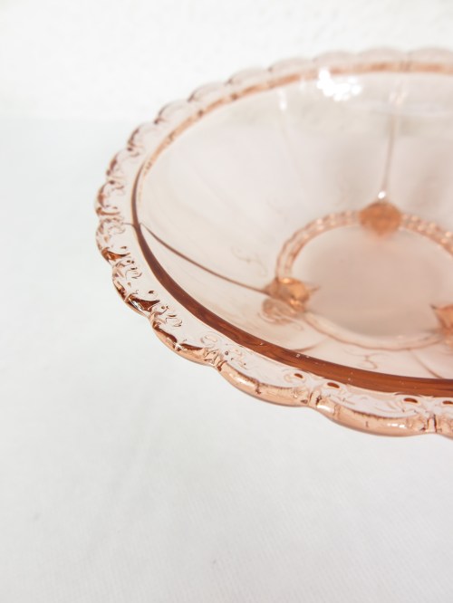 Bild 4 von 20er  Pressglasschale , lachsfarbend, Jugendstiel Konfektschälchen