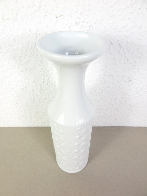 Bild 2 von 70er Bisquitporzellan Vase weiß