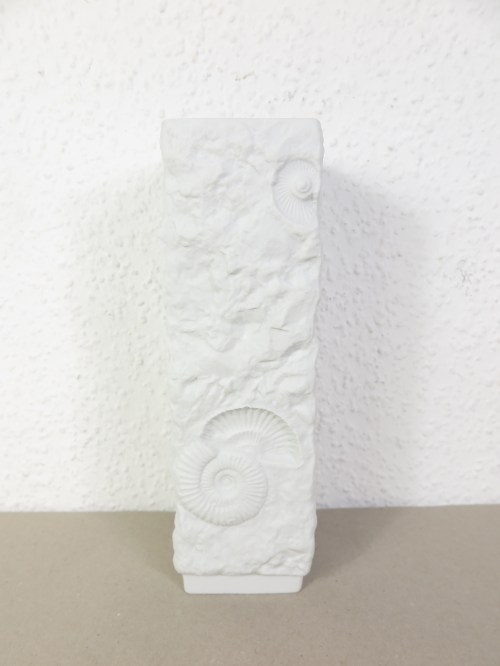 70er Bisquitporzellan Vase, Fosilienvase, AK Kaiser Vase eckig Martin Freyer weiß