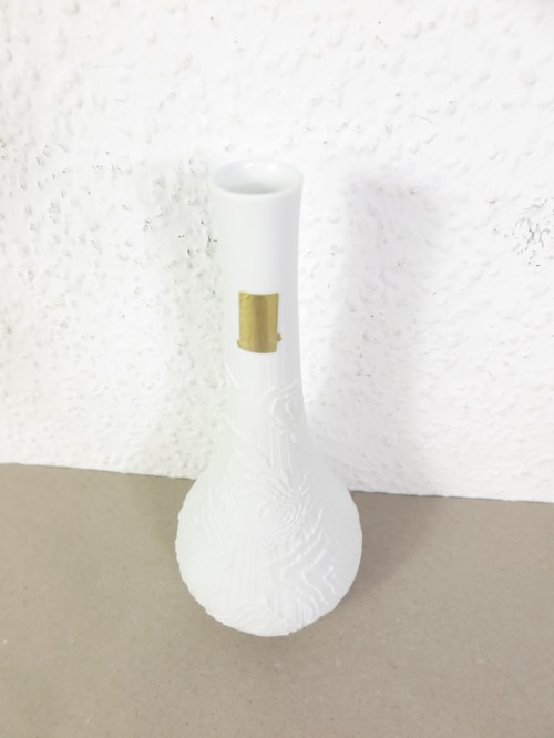 Bild 2 von 70er Bisquitporzellan Vase, AK Kaiser Reliefvase