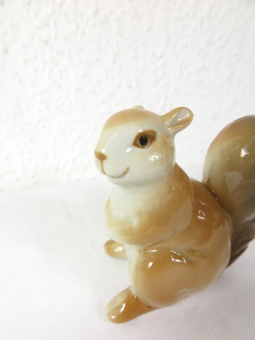 Bild 4 von 70er Eichhörnchen Figur, Eichhorn, Porzellan