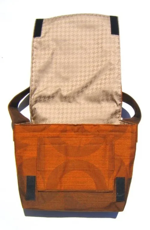 Bild 2 von Kleine Tasche