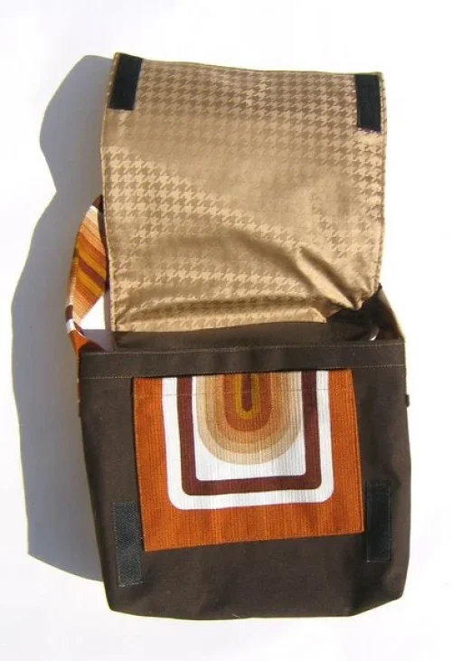 Bild 2 von Kleine Tasche