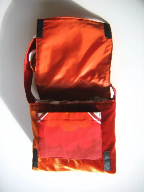 Bild 2 von Kleine Tasche