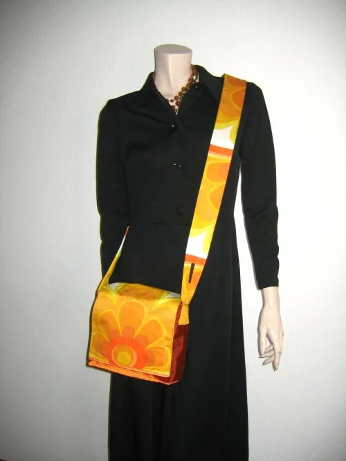 Bild 2 von Kleine Tasche