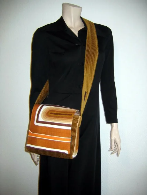 Bild 3 von Kleine Tasche