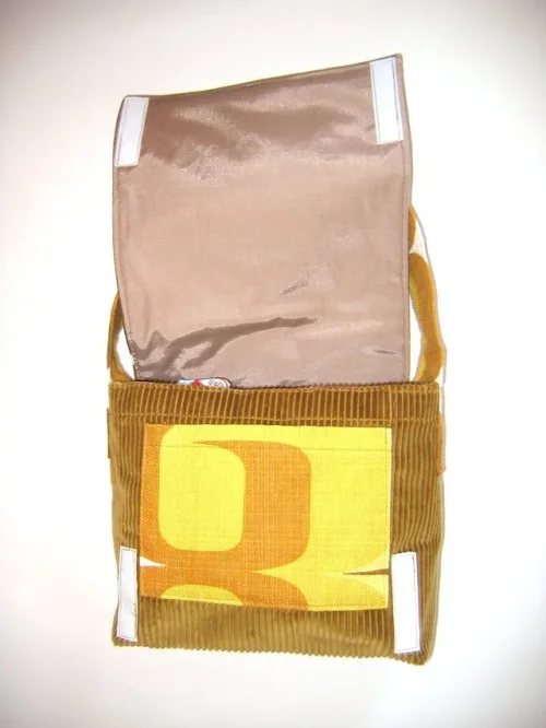 Bild 2 von Kleine Tasche