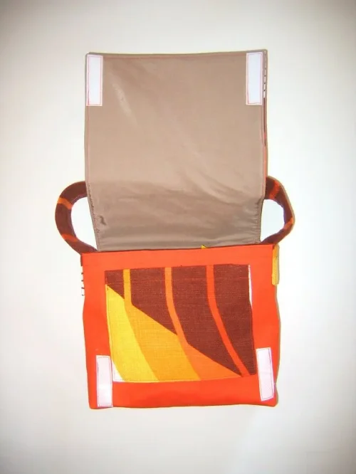 Bild 2 von Kleine Tasche