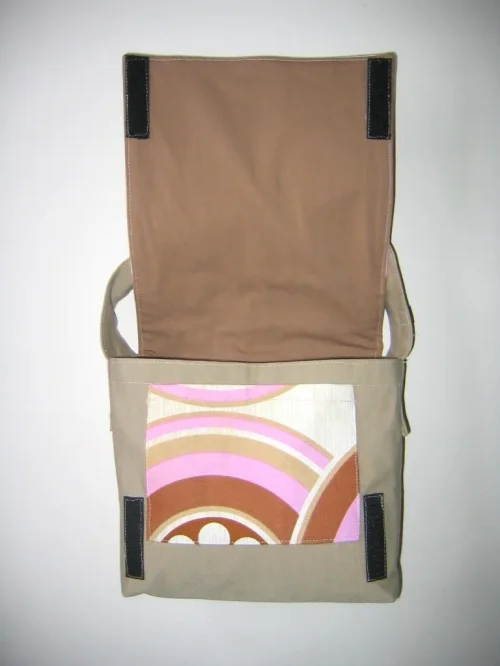 Bild 2 von Kleine Tasche
