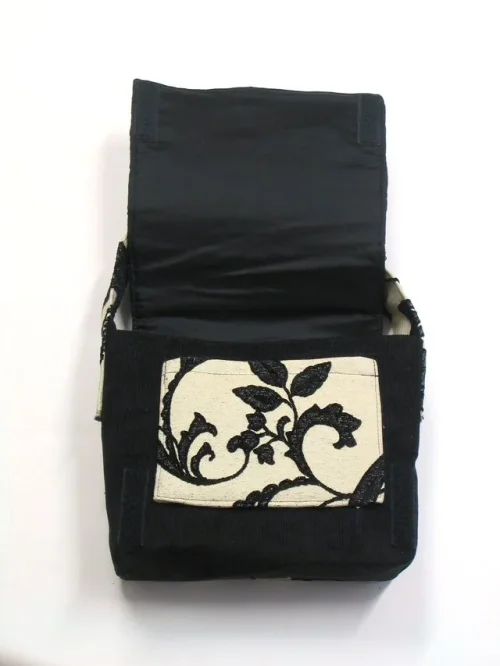 Bild 2 von Kleine Tasche