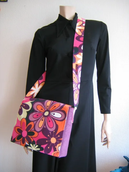 Bild 4 von Mittlere Tasche