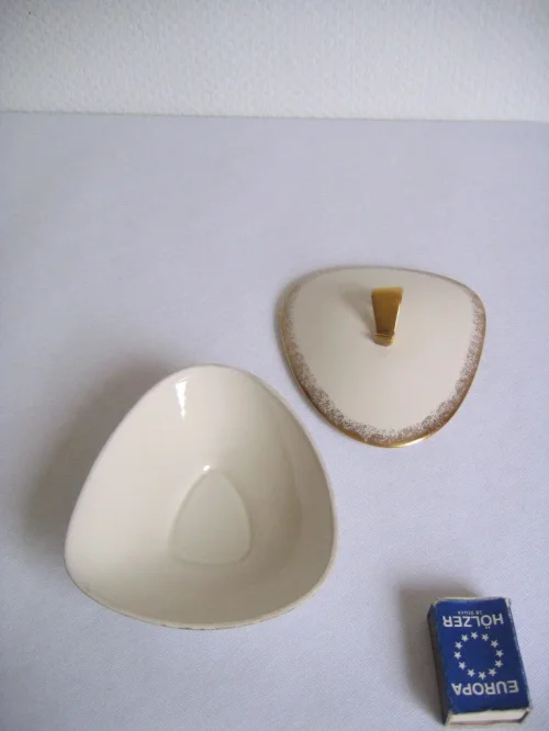 Bild 2 von 50er Porzellandose