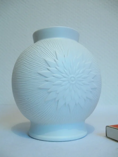 Bild 2 von Biskuitporzellanvase