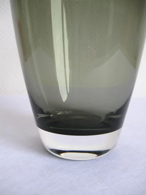 Bild 3 von 60 smoked glass vase