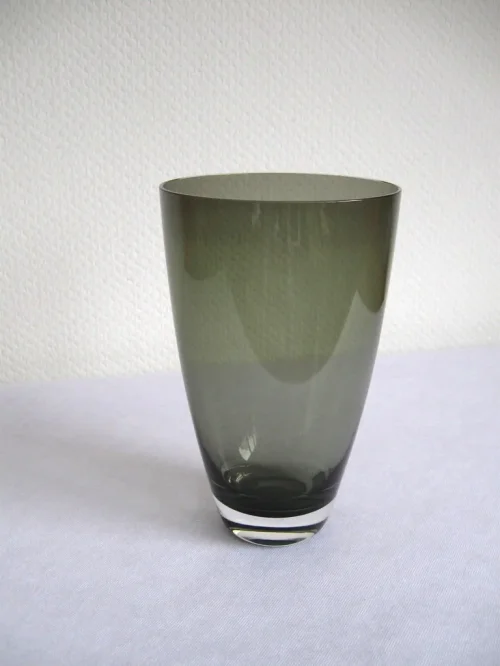 Bild 4 von 60 smoked glass vase