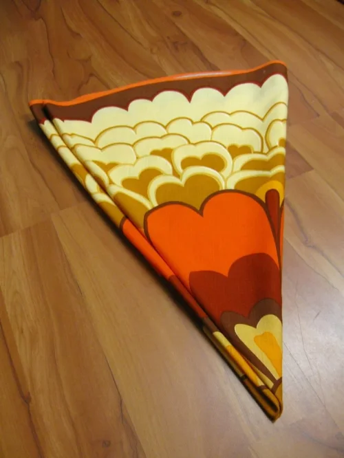 Bild 4 von 70er Tischdecke rund