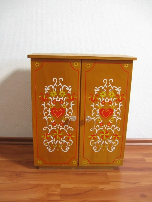 Bild 2 von 70er Schränkchen / Puppenschrank
