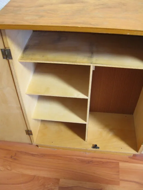 Bild 4 von 70er Schränkchen / Puppenschrank