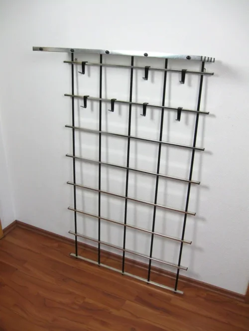 Bild 1 von 70er Stringgarderobe