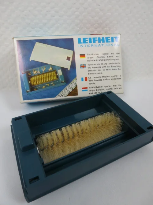 70's table broom