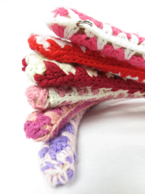 Bild 5 von 60er crochet clothes hanger