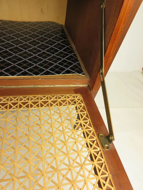 Bild 5 von Edelholzfurnier Commode mit Korbgeflecht