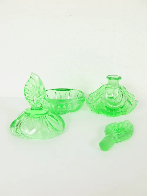 Bild 2 von 50er Dose und Minikaraffe