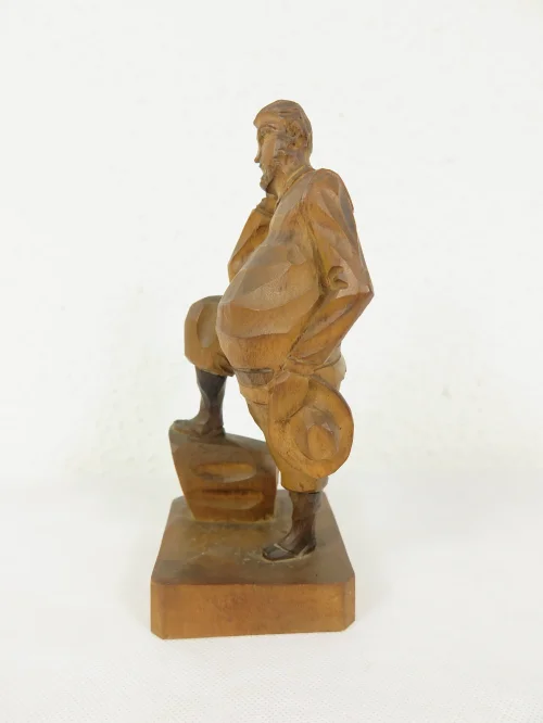 Bild 2 von Alte Holzfigur dicker bärtiger Mann