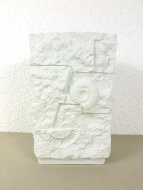 70er Bisquitporzellan Vase mit Ammoniten