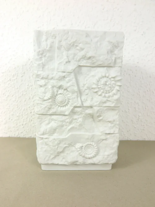 Bild 3 von 70er Bisquitporzellan Vase mit Ammoniten
