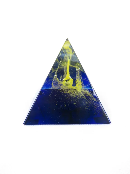 Bild 1 von 70er Briefbeschwerer Pyramide