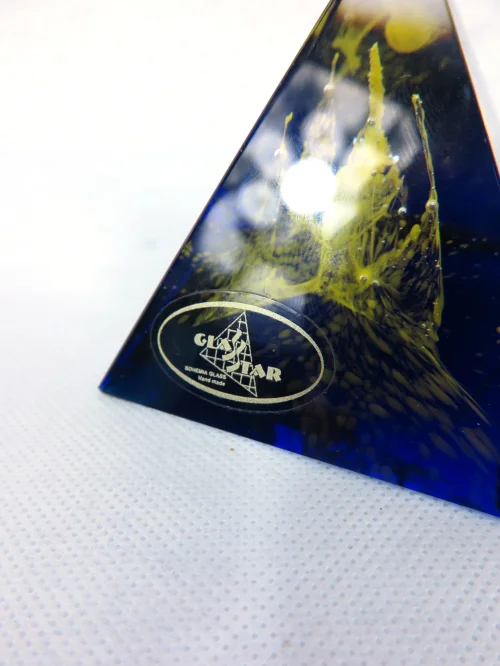 Bild 3 von 70er Briefbeschwerer Pyramide