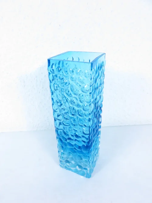 Bild 2 von 70er Glasvase blau eckig