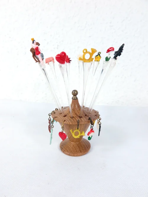 Bild 1 von 50er Bowlespieße mit Gläseranhänger mit Halterung