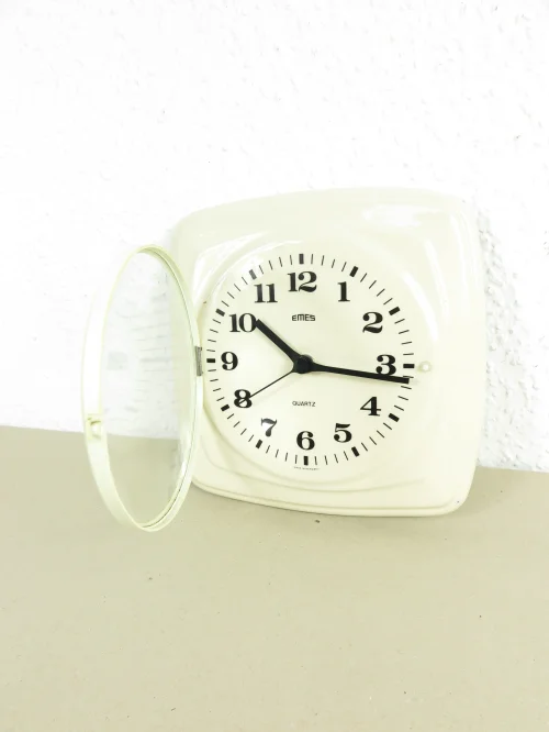 Bild 2 von 70er Küchenuhr Emes