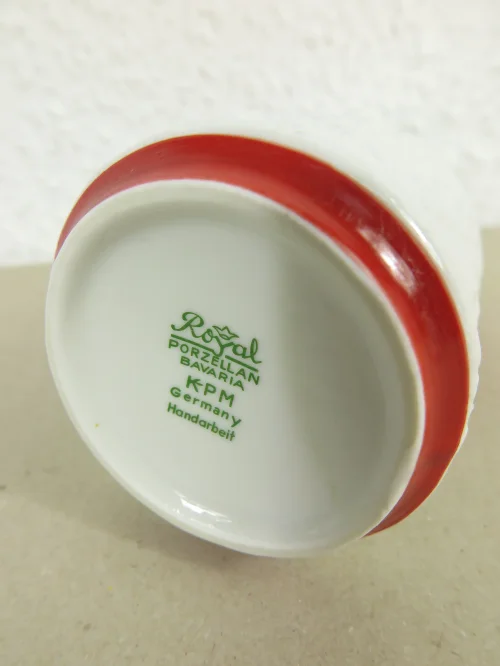 Bild 4 von 70er Vase KPM Royal, Bisquite Porzellan