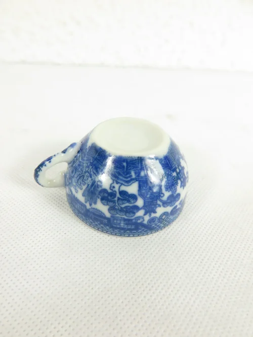 Bild 4 von 50er Puppenservice - Tassen und Milchkännchen China Blau?