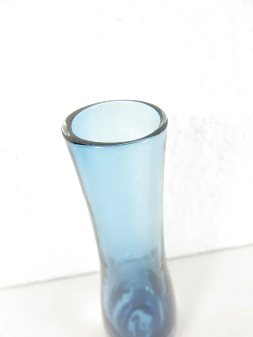 Bild 2 von 60er Glasvase , blaues Rauchglas,