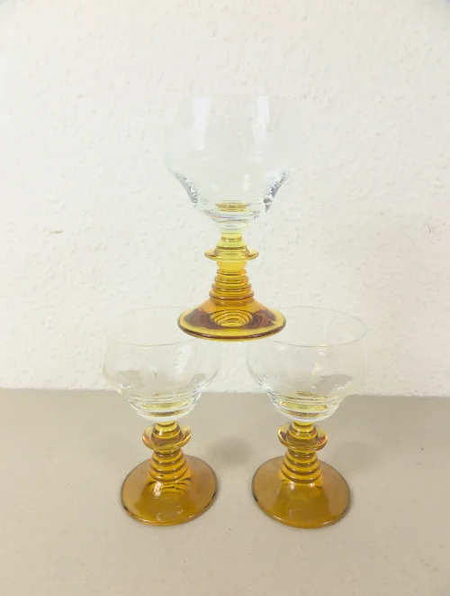 70er Weinrömer, braunes Glas mit Schliff, Moselweinglas