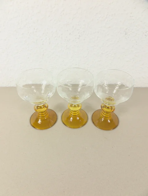 Bild 3 von 70er Weinrömer, braunes Glas mit Schliff, Moselweinglas