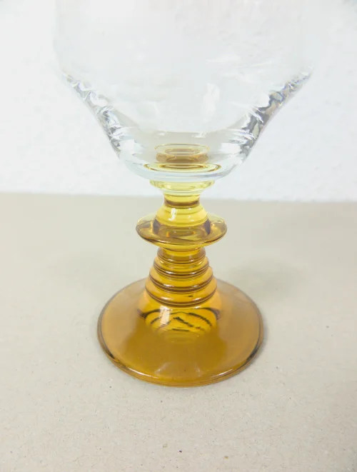 Bild 5 von 70er Weinrömer, braunes Glas mit Schliff, Moselweinglas